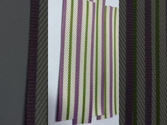 Özel Dokuma Giyim Etiketleri İğne Tezgahı Teknolojisi Ütüyle Yapışan Arka Taraf Kişiselleştirilmiş Tasarımlar