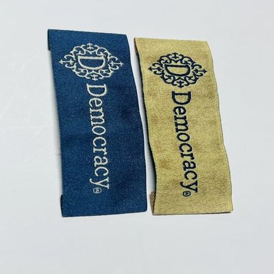 El işçiliği nakışlı dokuma giyim etiketleri T-shirt için özel