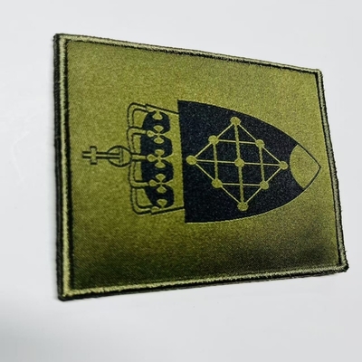 Parlak veya Mat Bitiş Giyim Yamaları Dikdörtgen Özelleştirilmiş Logo Dayanıklı