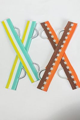 Özel dokuma giyim etiketleri El sanatı ultrasonik kesim Son katlama ile ambalaj ayrıntıları 500-1000pcs / torba veya kutu başına