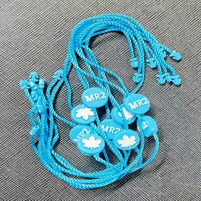 Yumuşak bir kumaşla silin. Yumuşak bir kumaşla silin. Yumuşak bir kumaşla silin.